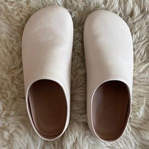 Lauren Manoogian leather mules